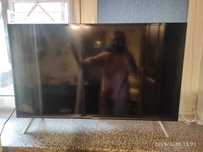 Telewizor Thomson 40 cali z pilotem, uszkodzony
