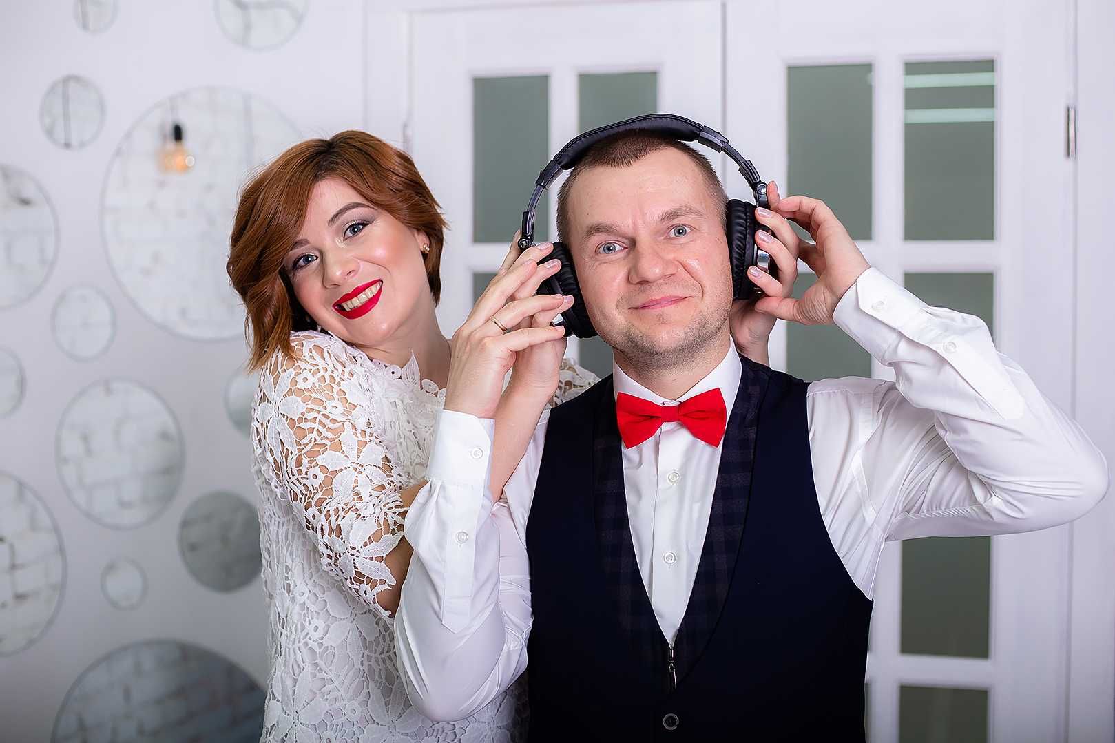 Ведуча, співачка & діджей, живий вокал, спецефекти, тамада, музика.