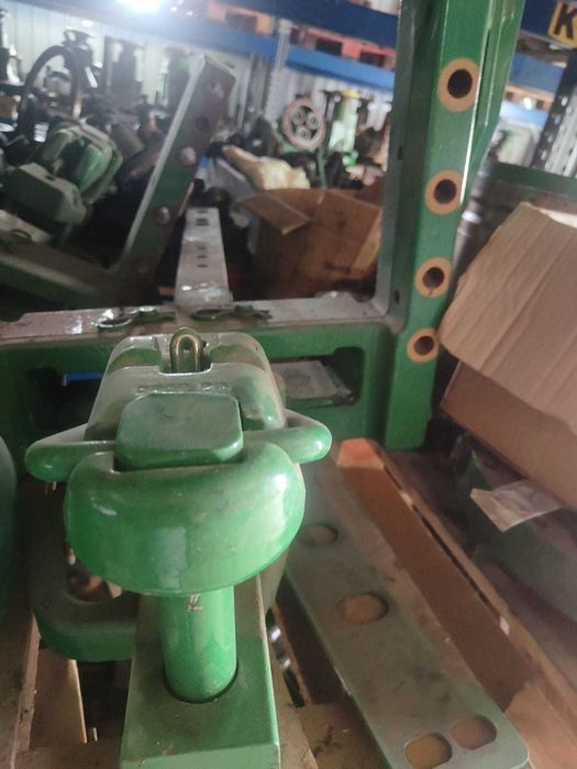 Laga zaczepowa, zaczep polowy John Deere