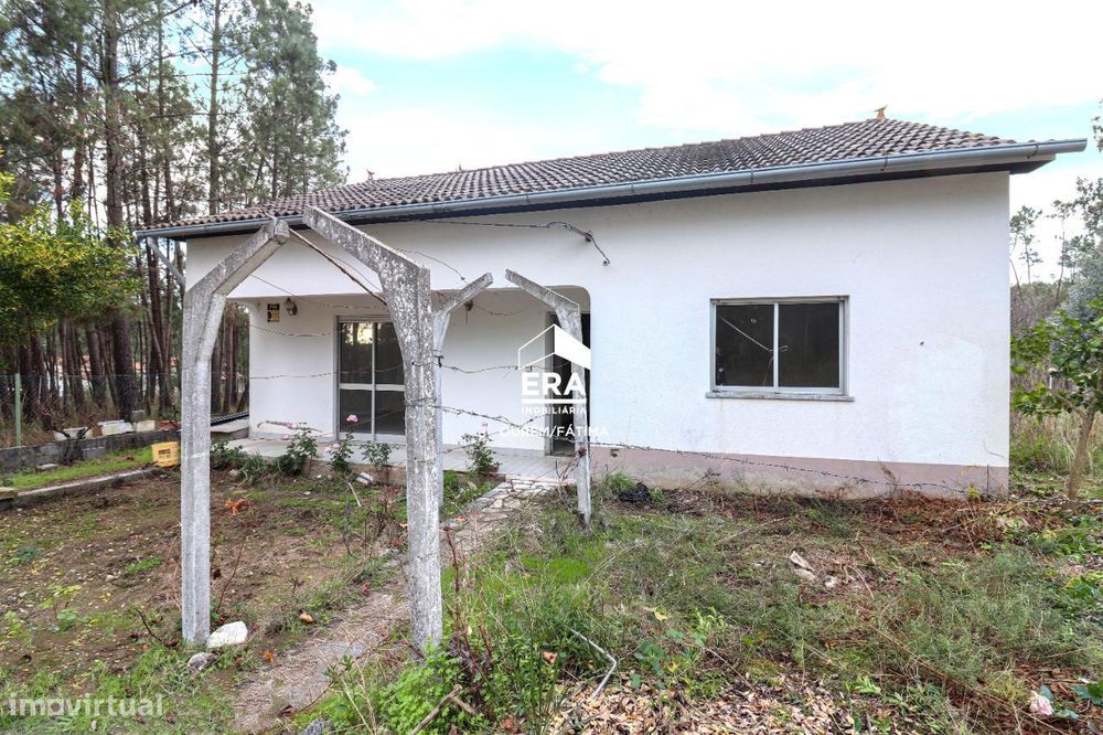 Moradia T3 localizada em Rio de Couros!