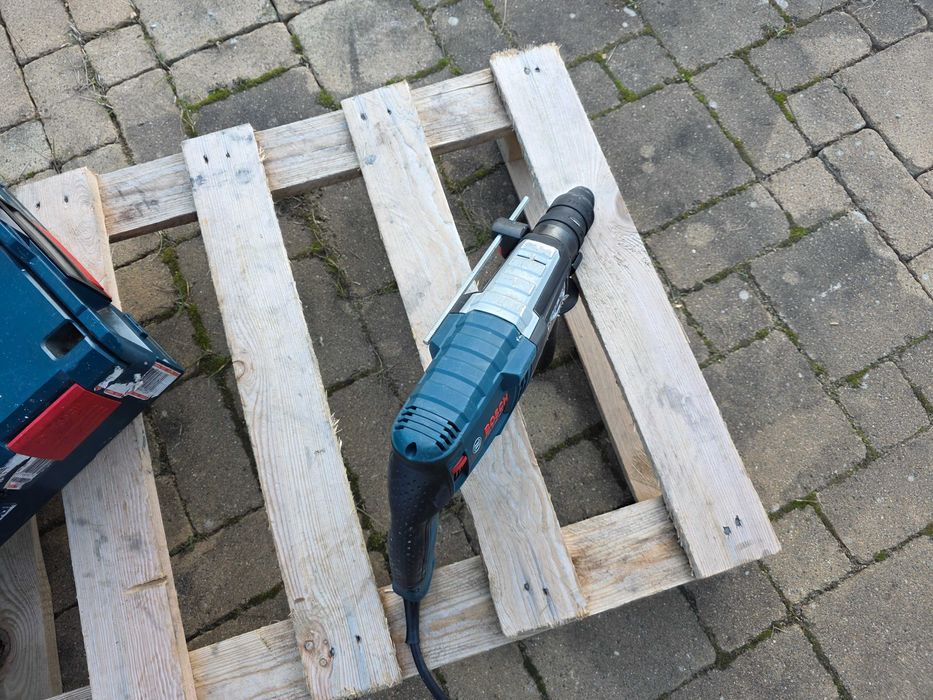 BOSCH GBH 2-28 DFV MŁOTOWIERTARKA o mocy 3,2j stan BDB + główka zestaw