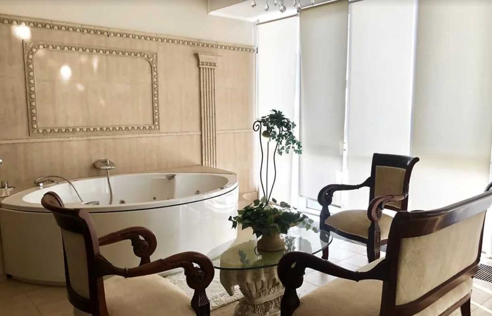 Оренда. вул. Сахарова, 80-А Новобуд Ближній центр Трирівнева. Паркінг!