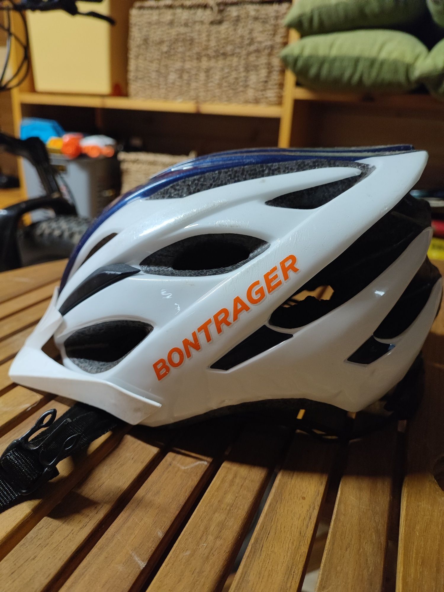 Kask Bontrager na rower.