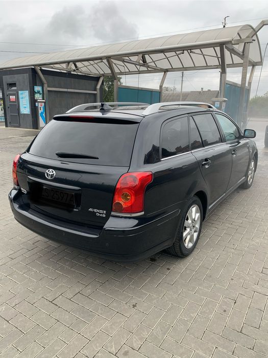 Toyota Avensis 2005 рік