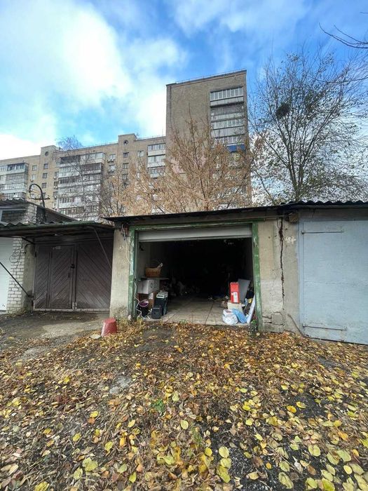 Продам. гараж в ценре