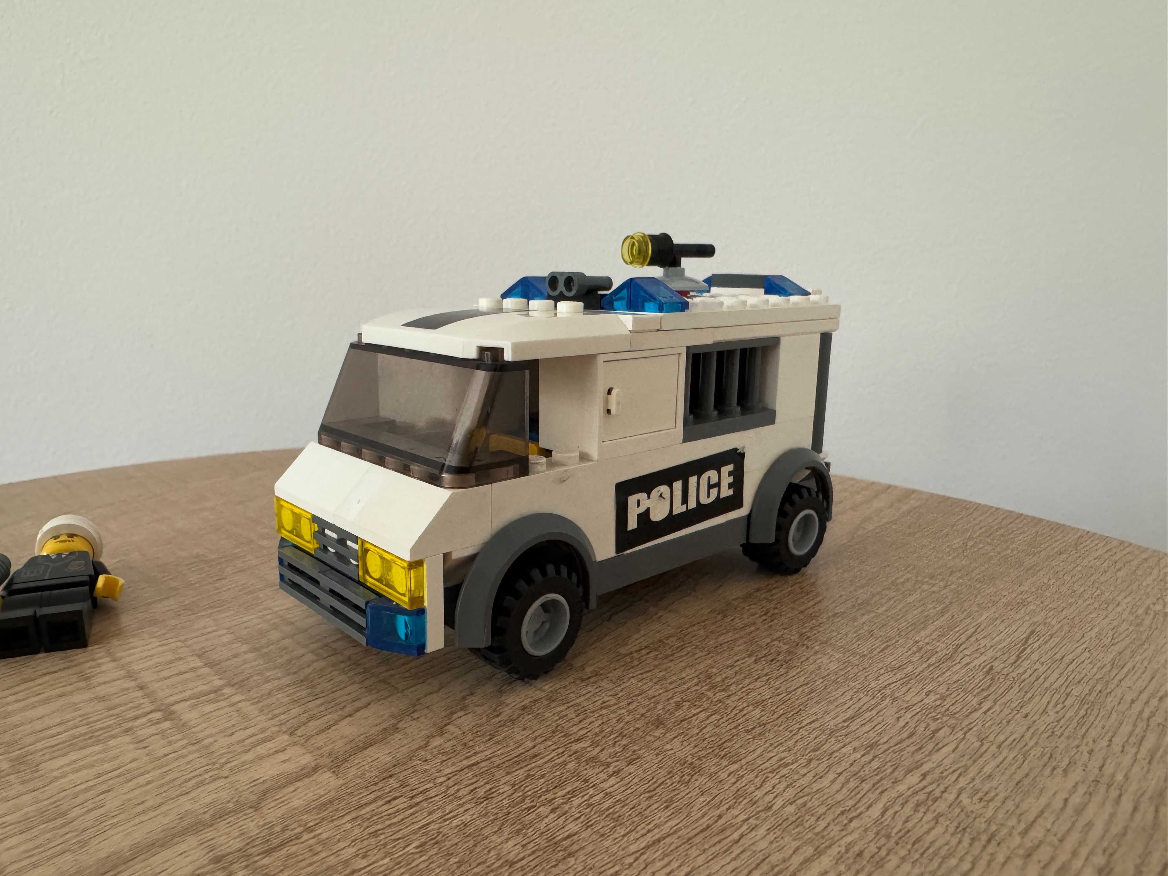 LEGO CITY 7245 Policja Radiowóz Więźniarka Konwój 2005 Policjant