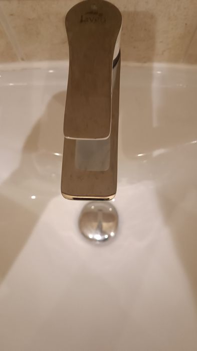 Umywalka wolnowiszą 60×45+ półpostument + bateria