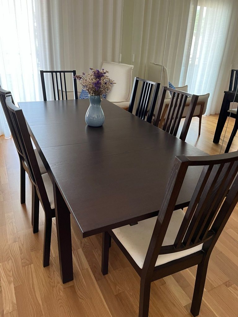 Mesa STORNAS + cadeiras BORJE