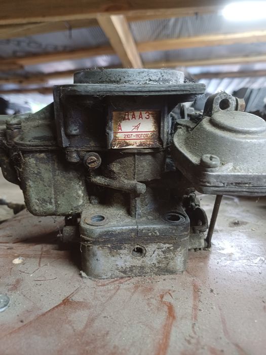 Продам карбюратор на ваз 2101-2107 азон,вебер.