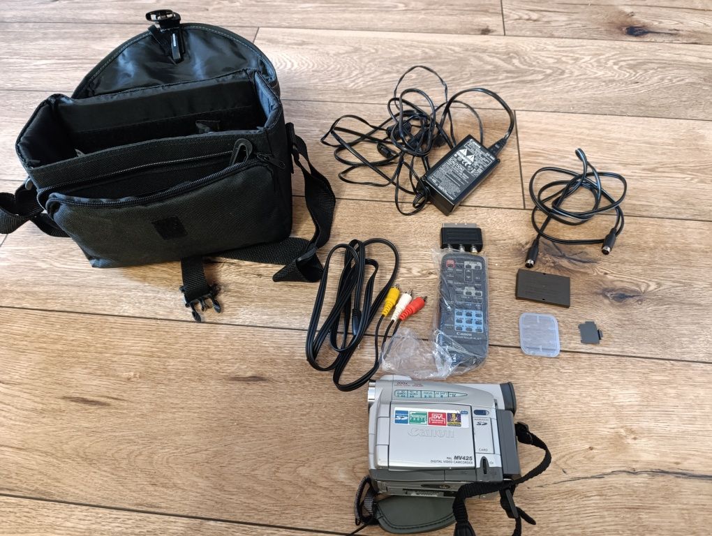 Kamera Canon MV425 stan idealny, jak nowa  , kolekcjonerski. Sprawna !