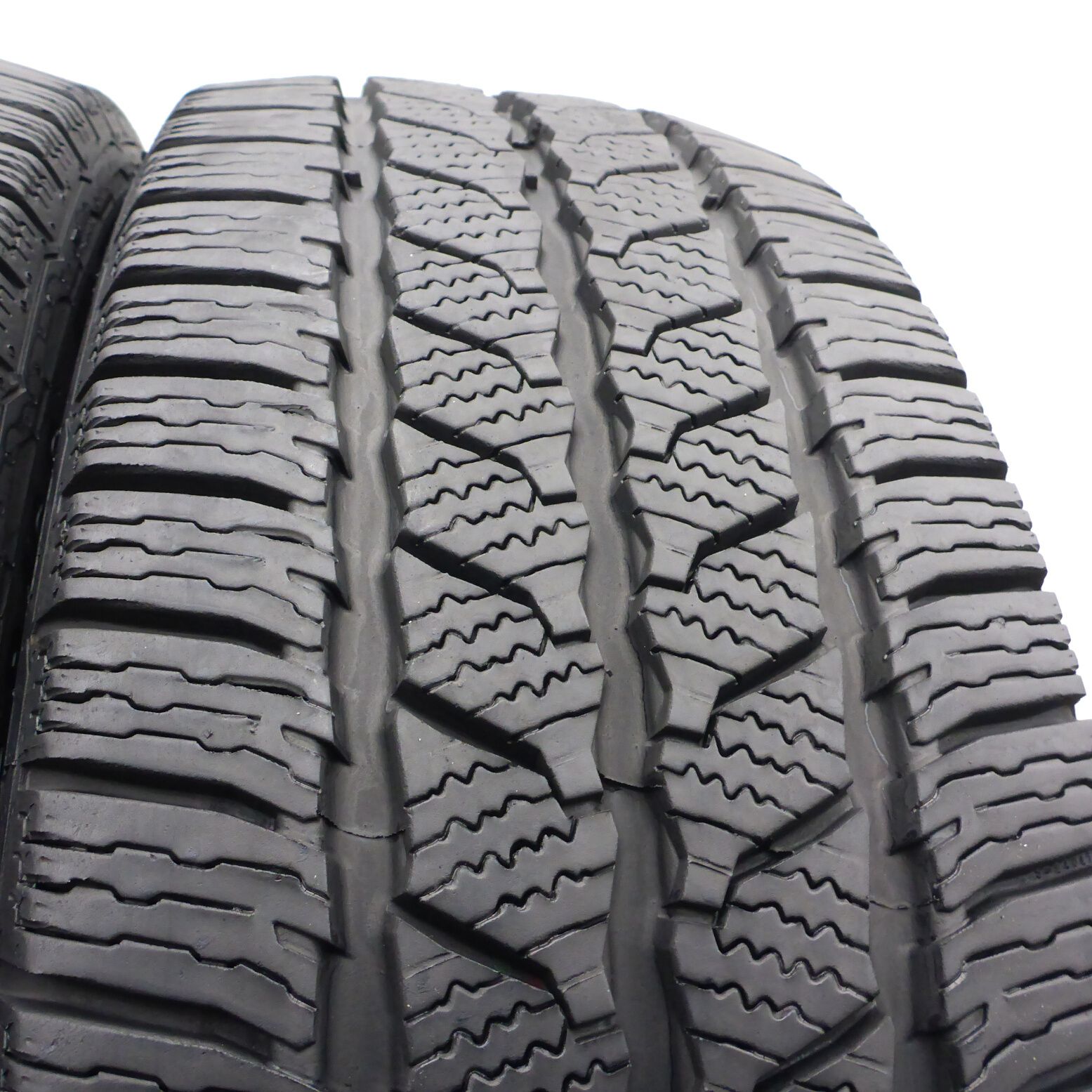 Opony 225/65/16C Continental 225/65R16C 106/104T Zimowe 2020 8,8-9mm