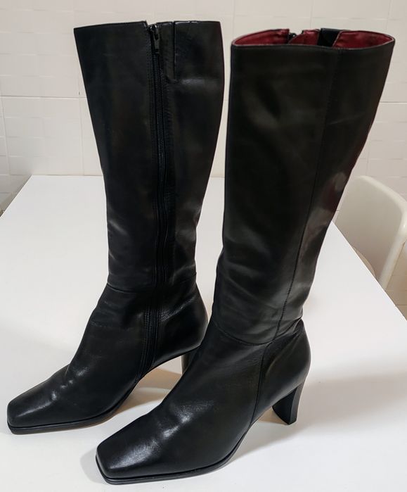 Botas pretas em pele (marca Winslow), muito bom estado (tamanho 39)