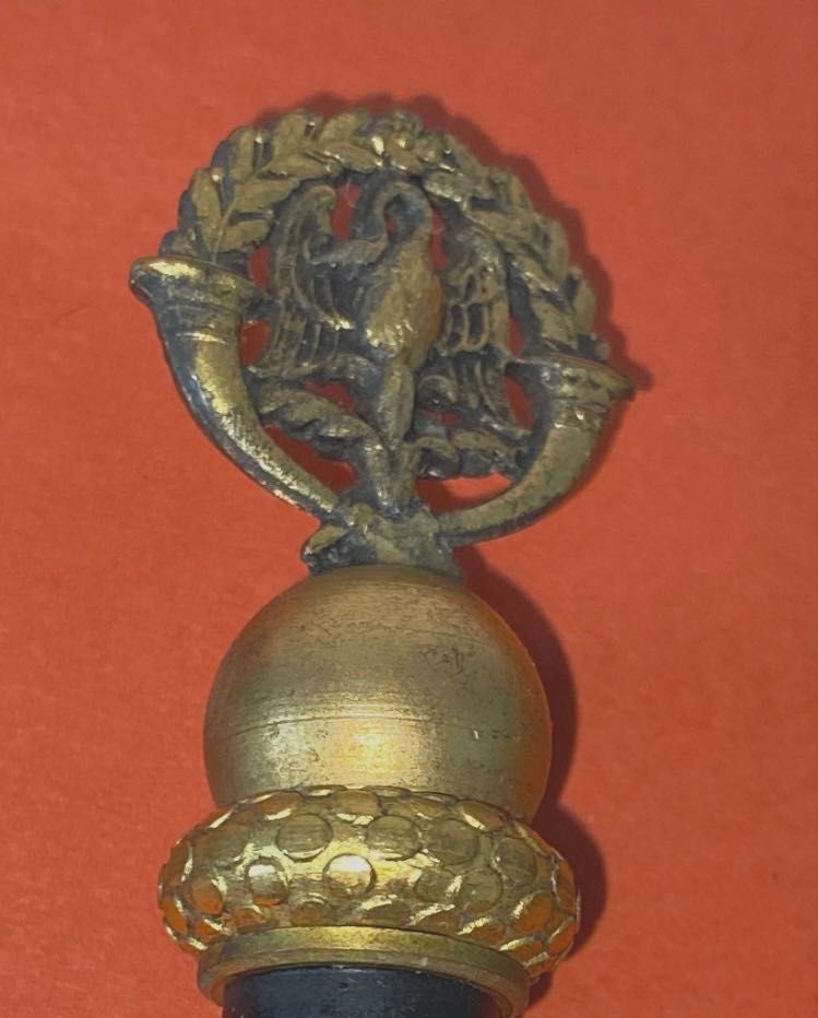 Caneta esferográfica com símbolo militar