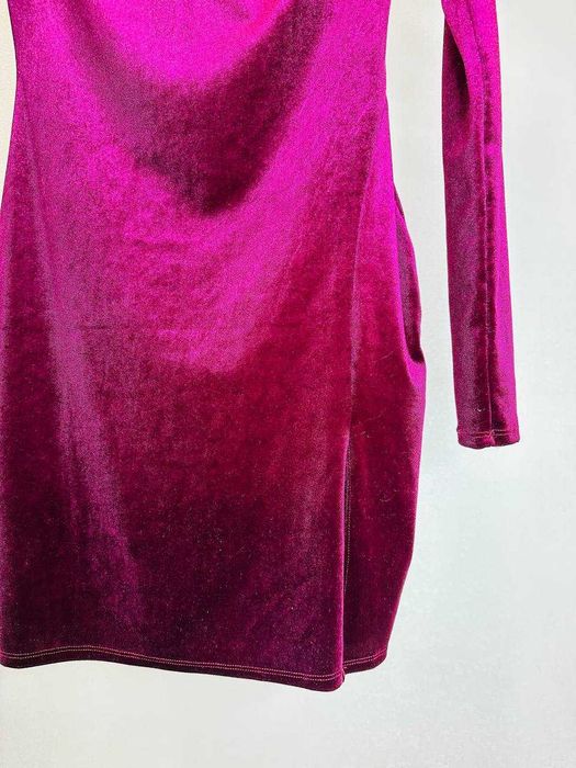 Вечірня велюрова сукня міді бордового кольору М розміру