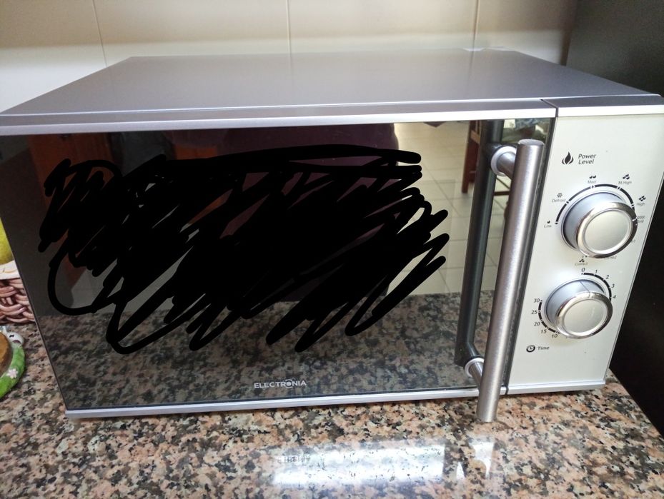 Microondas praticamente novo