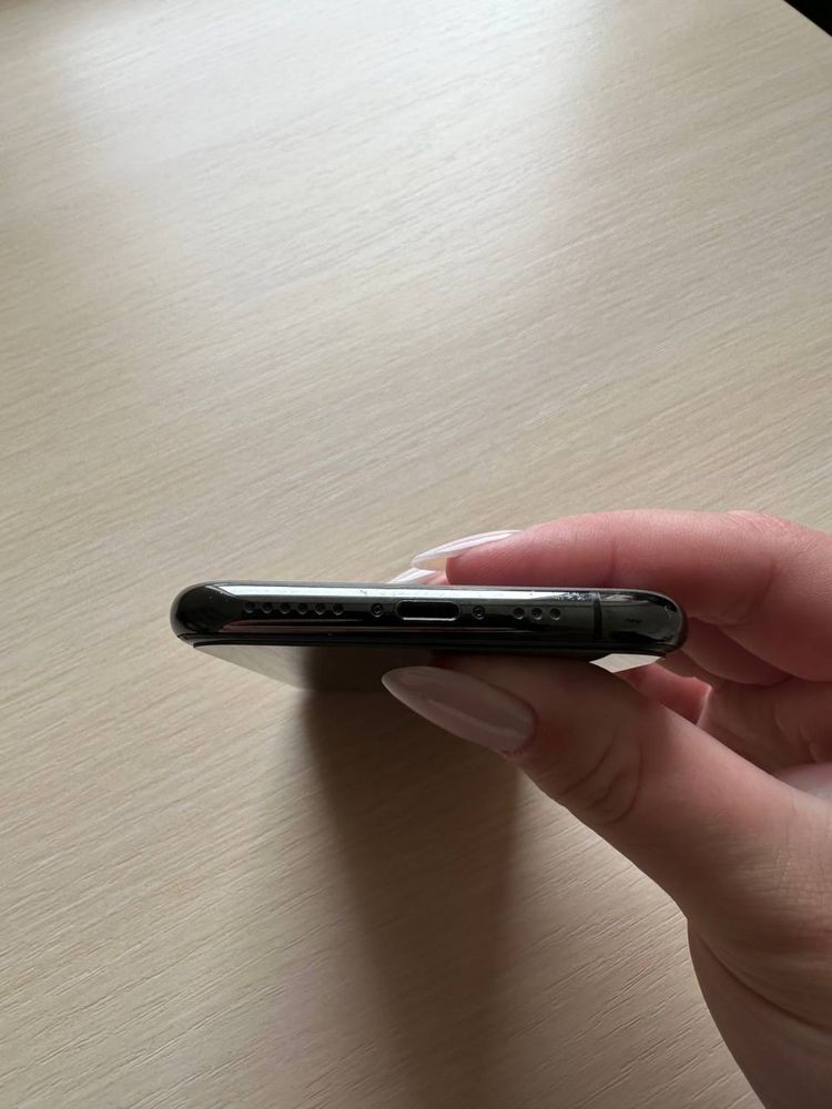 IPhone 11pro 64g на R-sim