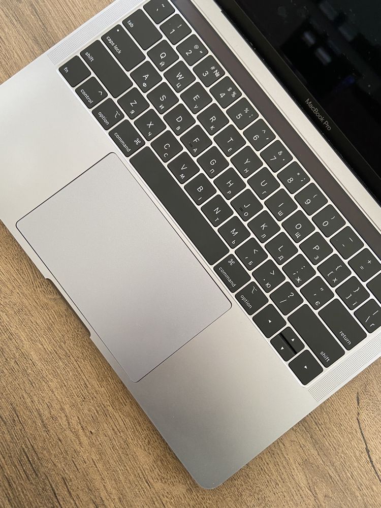 Apple MacBook Pro 13’ 256 GB Space Gray TouchBar 2018