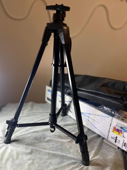 Тринога трипод для мольбертів в чохлі