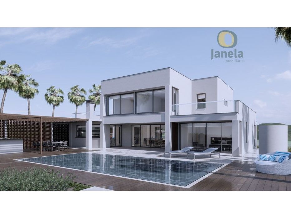 Moderna e Notável Vila em lote com 10.000 m2 em urbanização de luxo