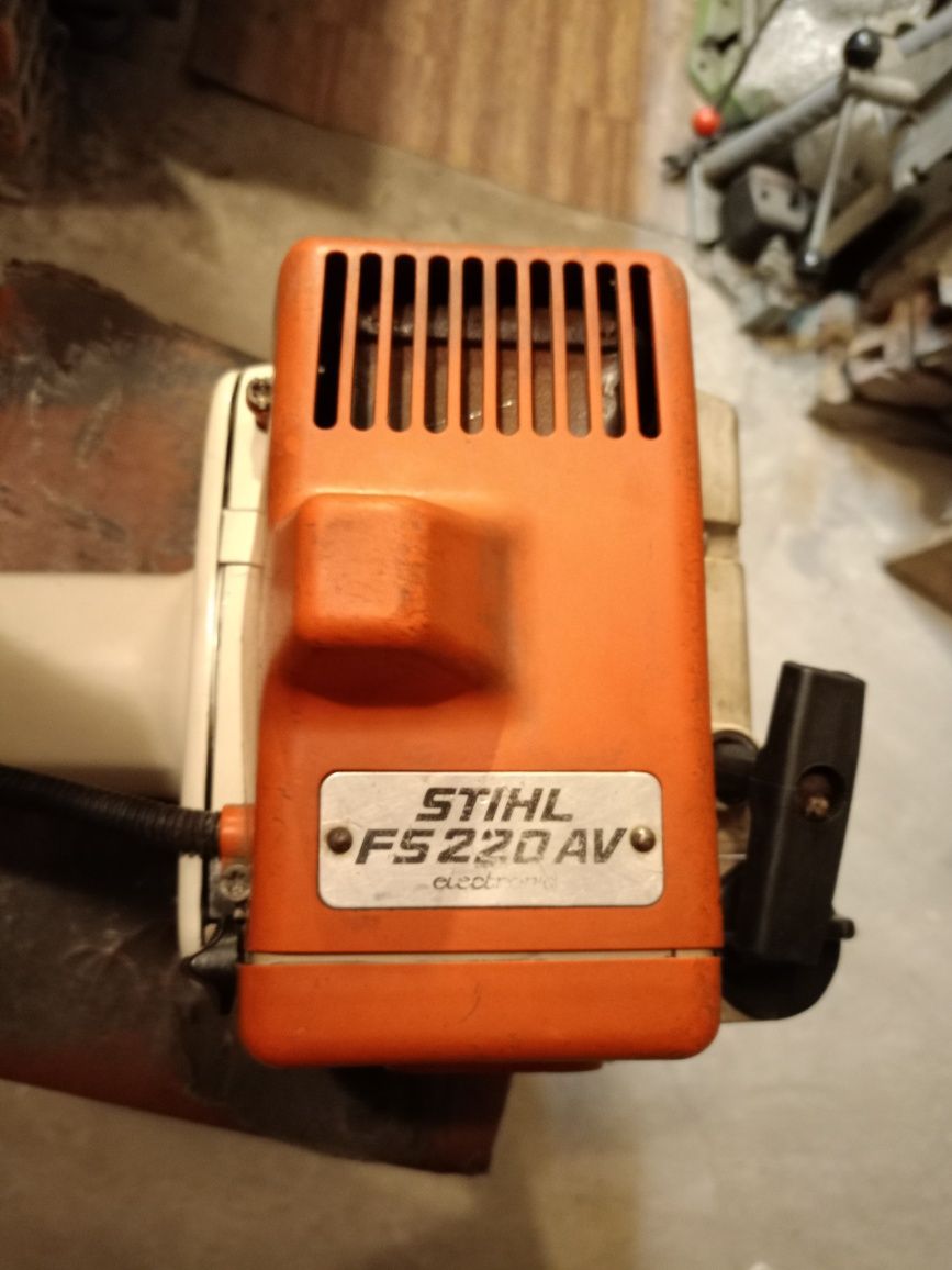 Kosa Stihl FS 220 AV