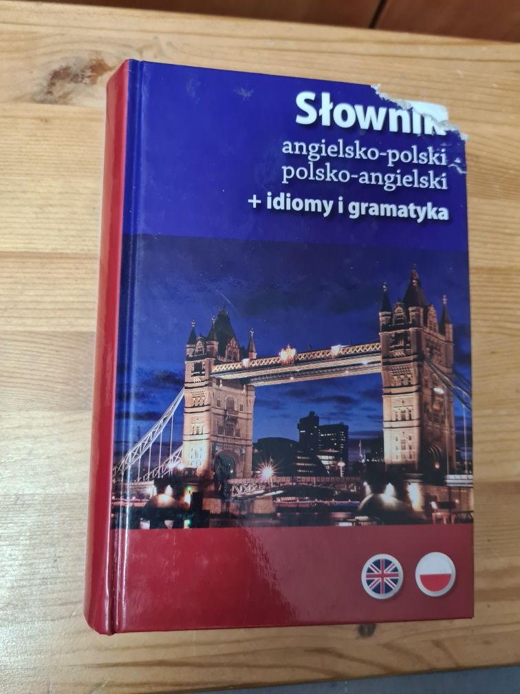 Słownik angielsko-polski polsko-angielski + idiomu i gramatyka