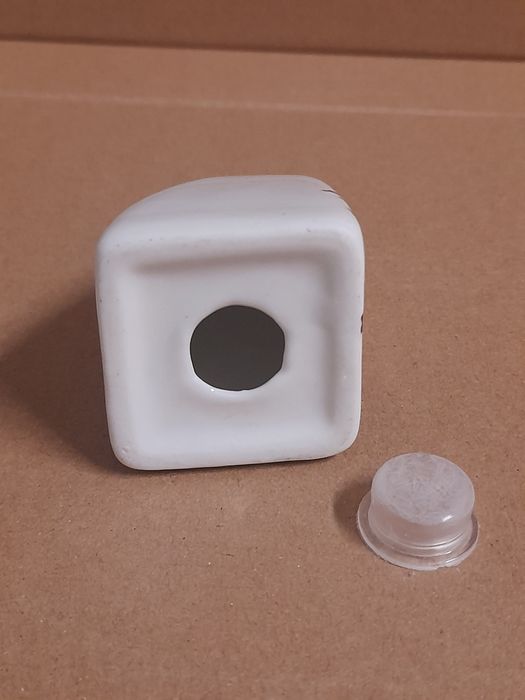 Saleiro ou pimenteiro de cerâmica