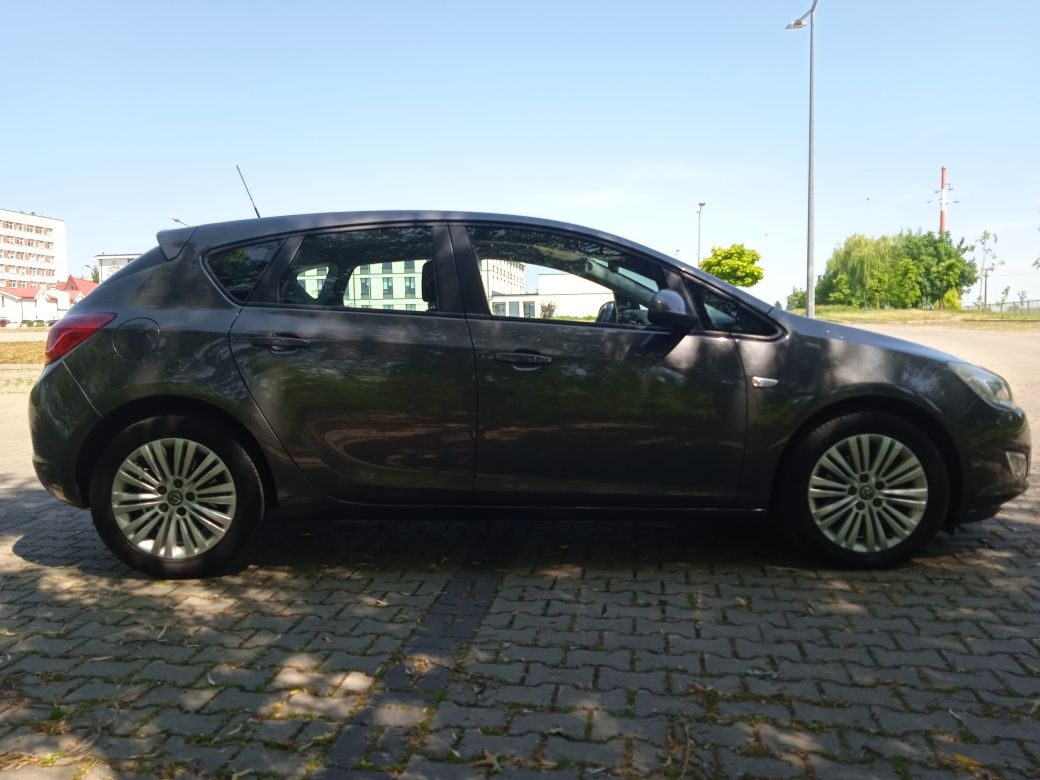 Opel Astra 1.7 świeżo sprowadzony, zarejestrowany. ORYGINAŁ LAKIER