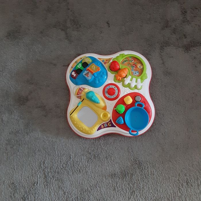 Mesa actividades Chicco