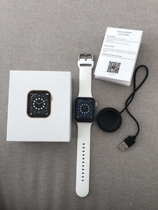 Smartwatch branco / preto / rosa