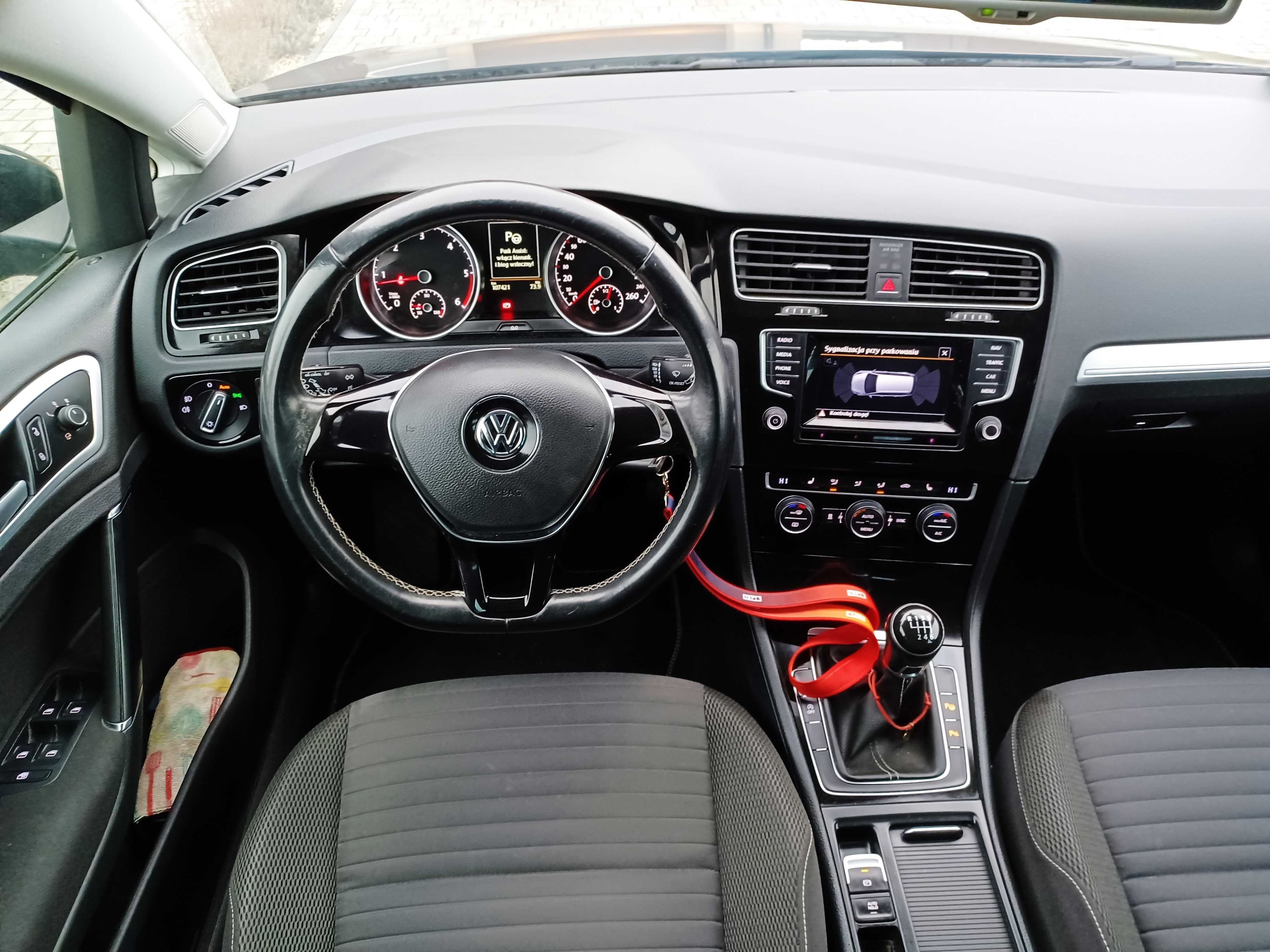 VW Golf 2,0TDI 150KM NAVI klimatronik alus 17" temp. ParkAssist 108tkm