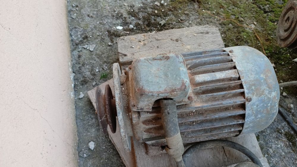 Silnik elektryczny 2,2 kv