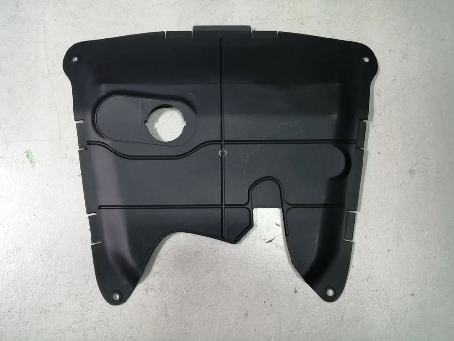 Resguardo inferior do motor Renault Clio e Kangoo