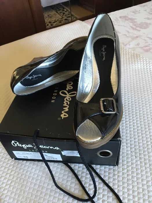 Sapatos pretos de cunha Pepe Jeans