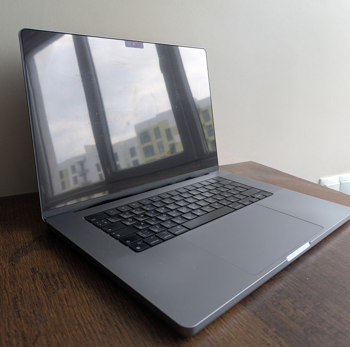 Apple MacBook Pro 16 2021 M1 Pro 16/512Gb Space Gray MK183