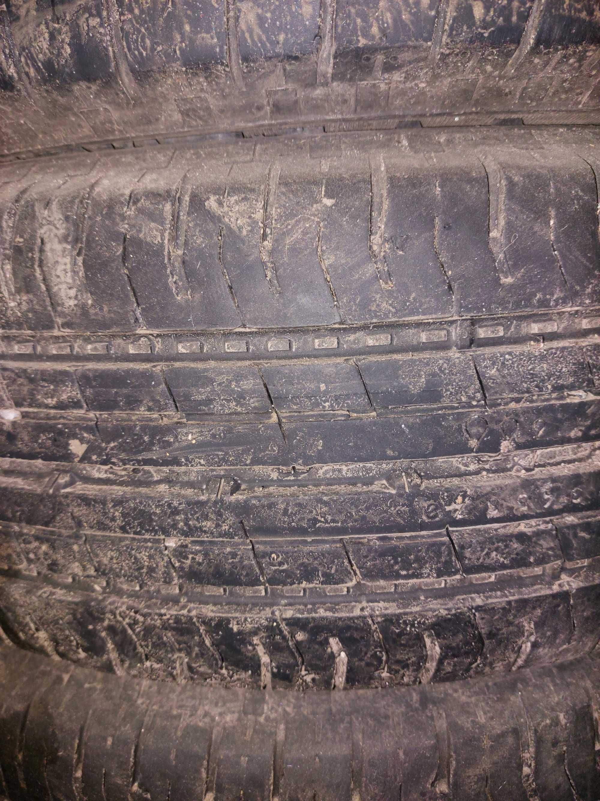 nokian hakka c2 215/65 r16c