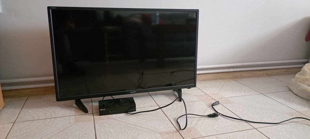 Telewizor Sharp  32 cale bez smart tv