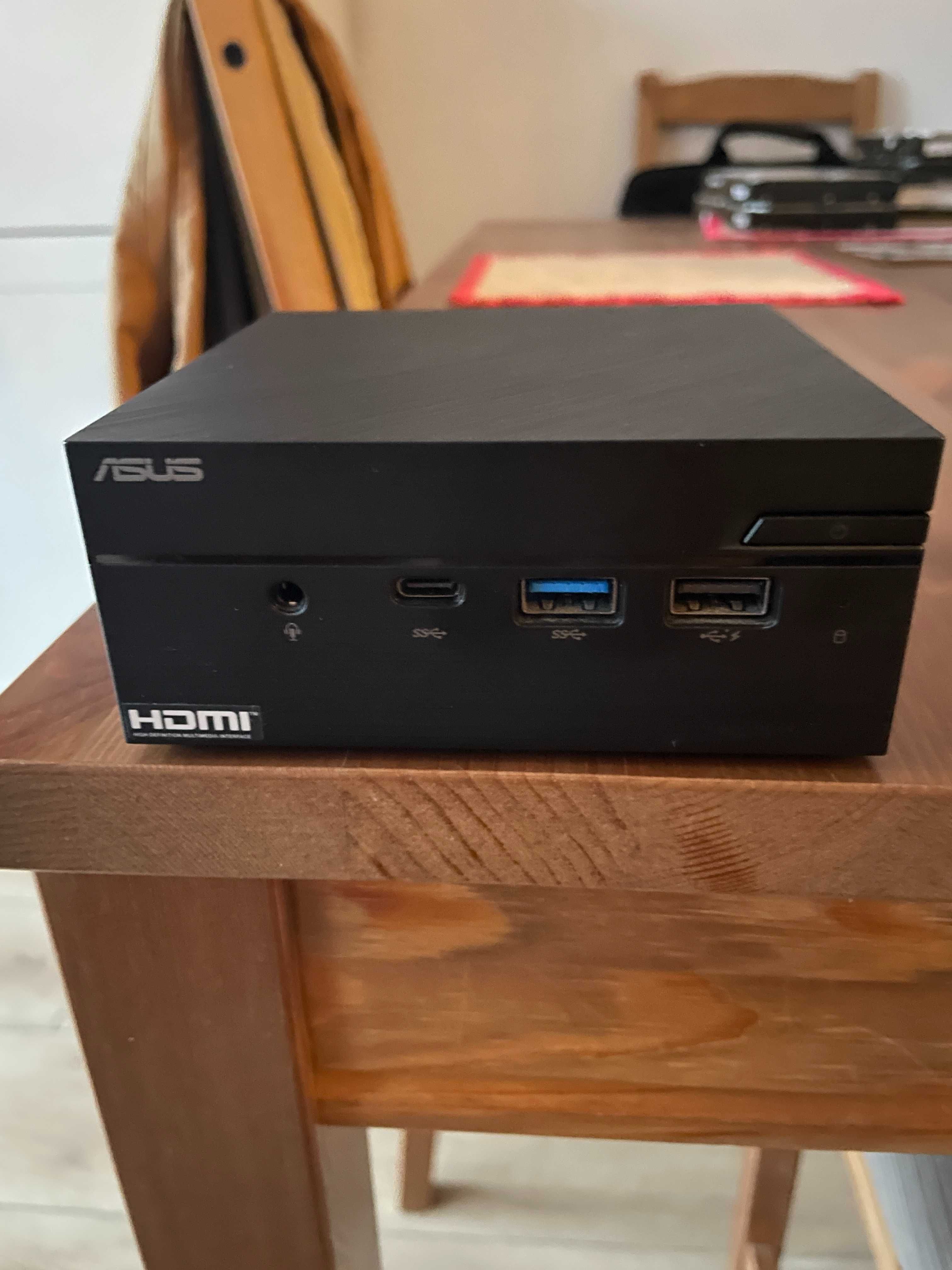 Komputer  MiniPC Asus PN40 jak Intel NUC