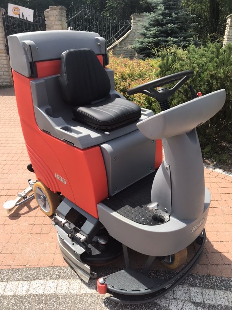 Maszyna czyszcząca Hako Scrubmaster 115R jak nowa