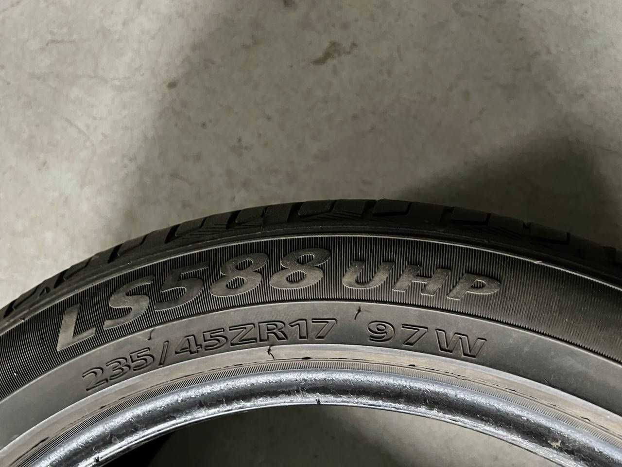 Шини літні 235 45 R 17 Landsail  Лендсейл
