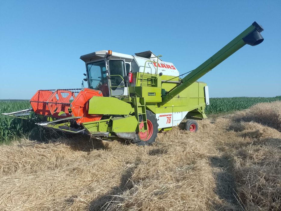 Claas Dominator 76
