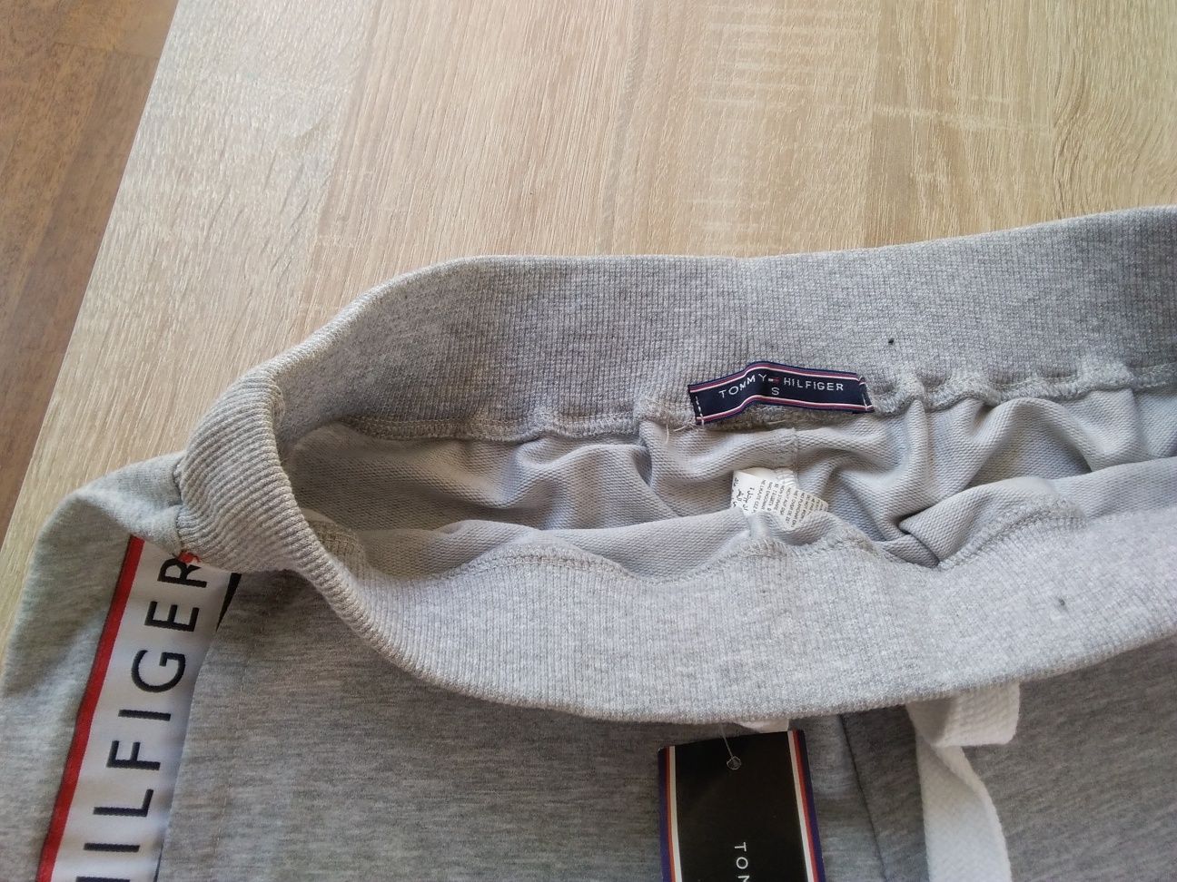 Spodenki  Tommy Hilfiger  meskie (B14)