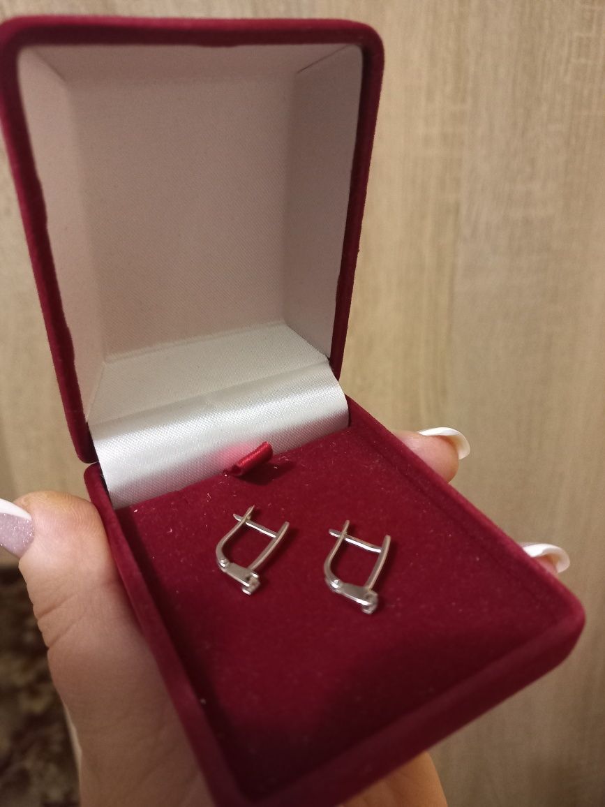 Сережки з діамантами