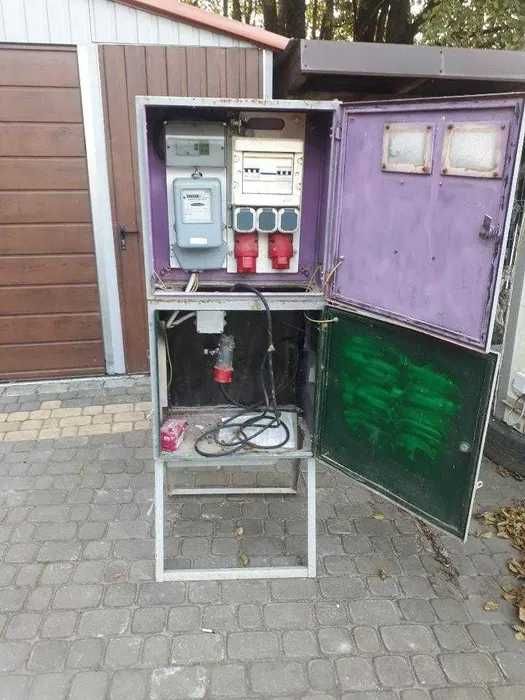 Skrzynka budowlana elektryczna stojąca