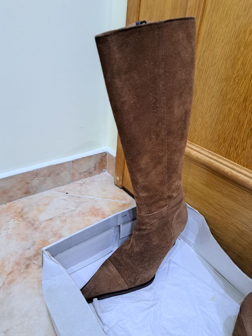 Botas camurça castanhos