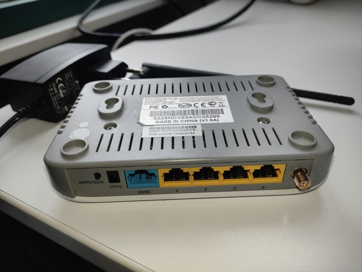 Router Edimaxl  802.11b/g/n 300Mb/s 1xWAN 4xLAN) USB