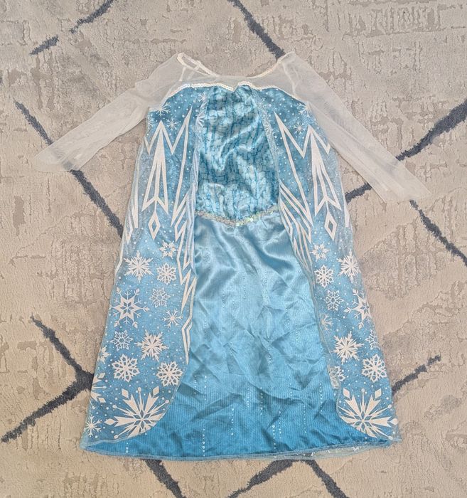 Карнавальна сукня Ельза на 4-6 років.