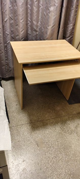 Biurko z szufladą na klawiaturę