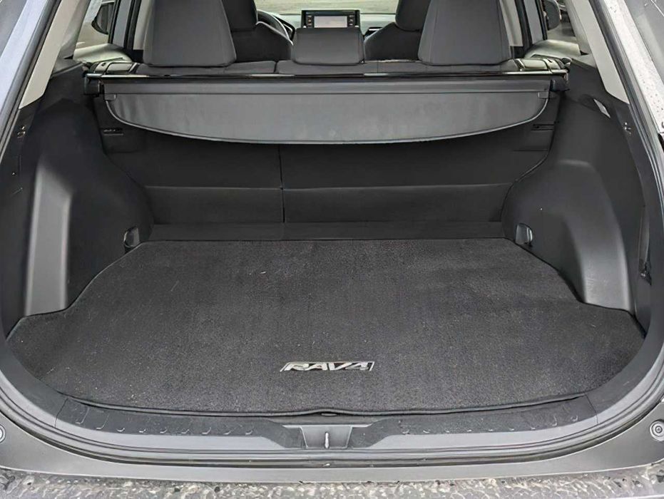 Toyota RAV4 Hybrid LE      2019