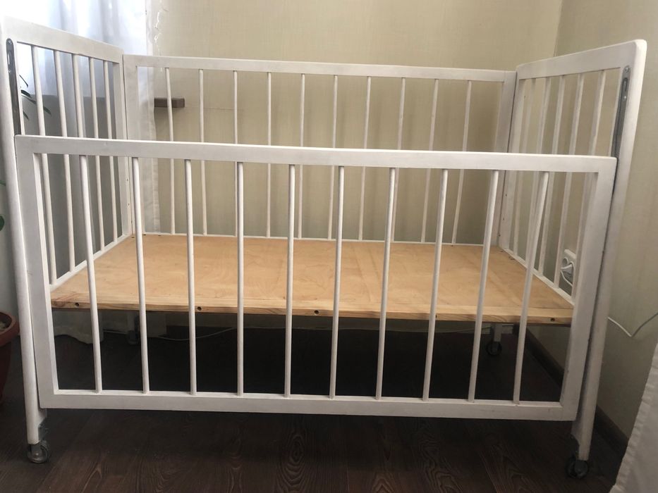 Дитяче ліжко деревʼяне