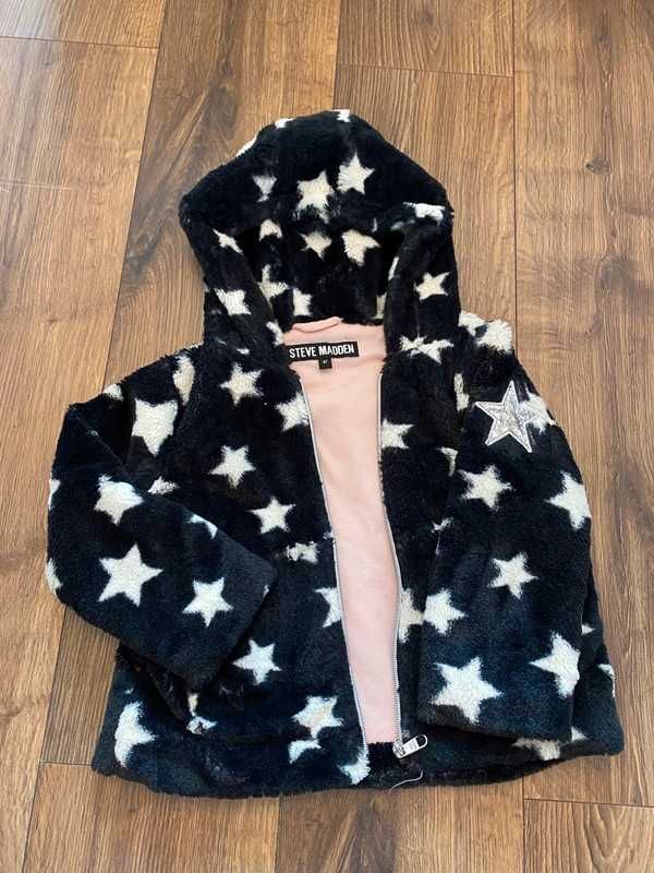 Kurtka futerko steve madden 98 104 czarne gwiazdki lekka